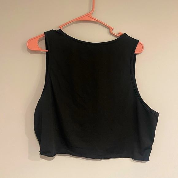 graphic smiley cropped tank - Picture 2 of 2